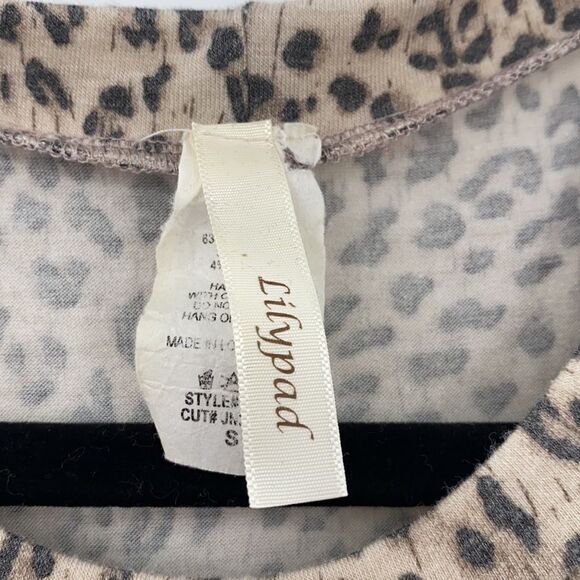 3For$20 Lilypad Leopard Print Brown/Black Top size small - Picture 2 of 5